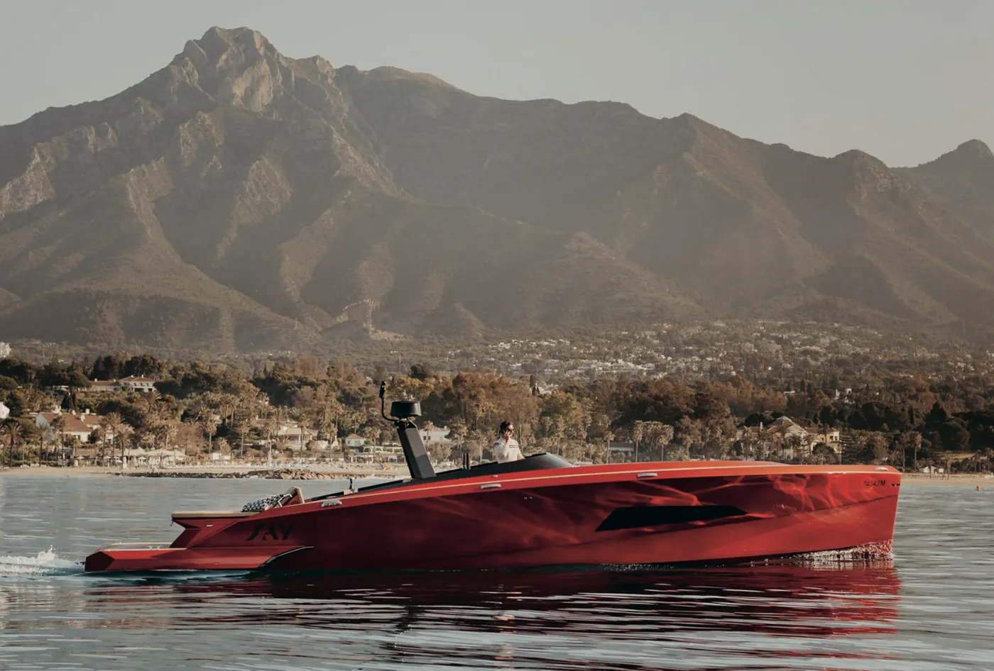 SAY 42, yacht de 12 mts disponible à la location à Marbella