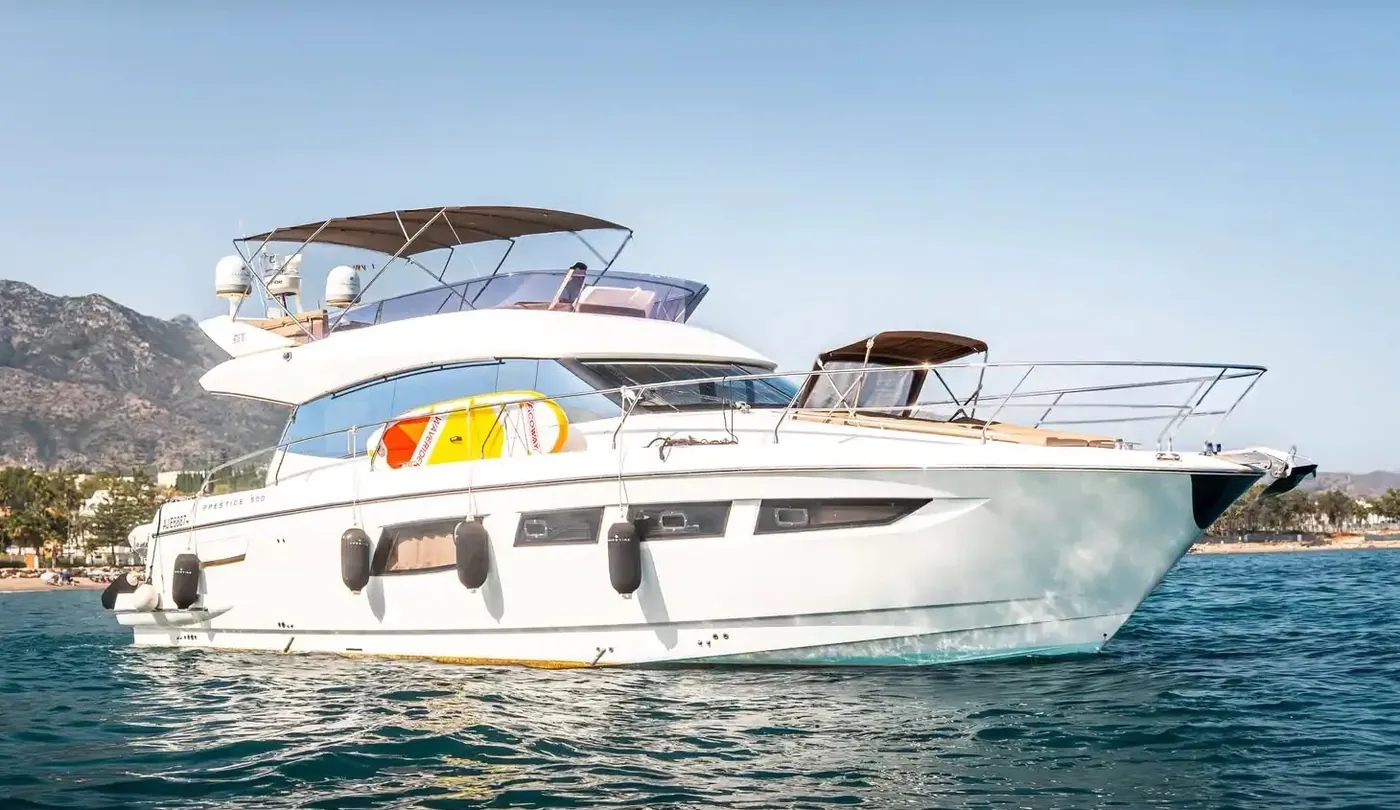 Prestige 500 Fly, yacht de 15 mts disponible à la location à Marbella